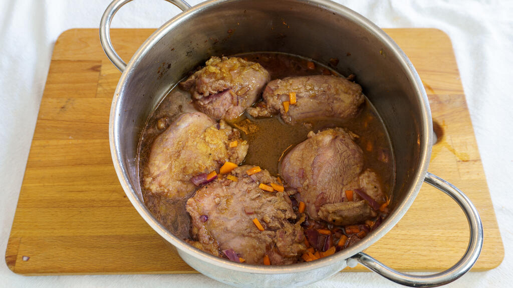 Pork cheek in red wine - step 4