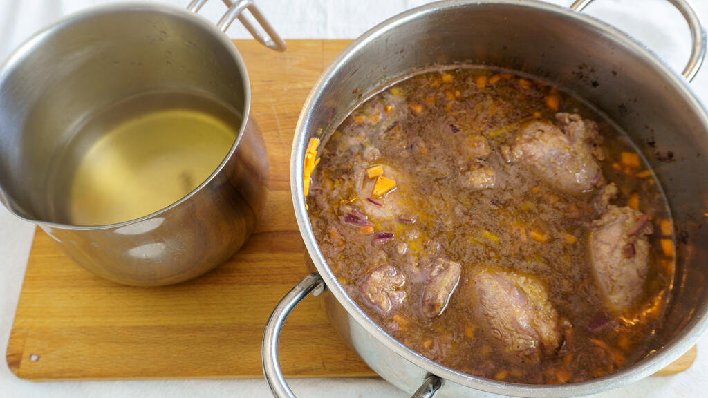 Pork cheek in red wine - step 5