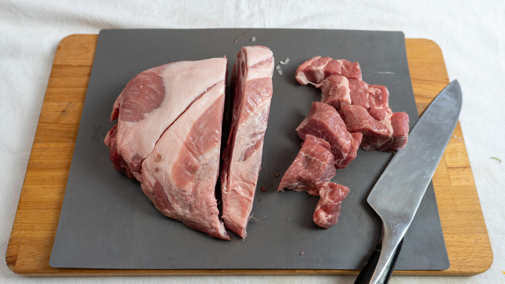 Pork stew with beer - step 2