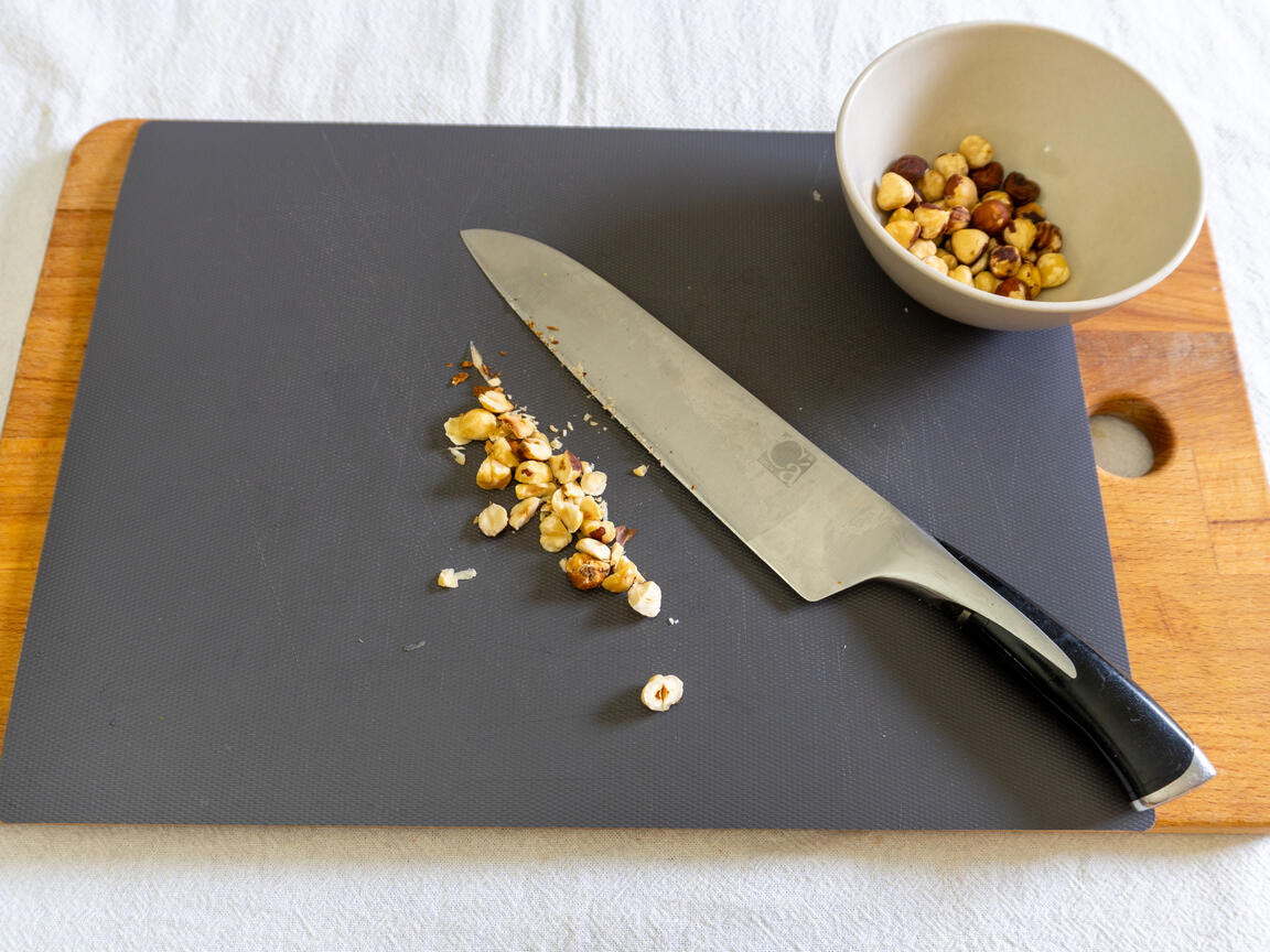 Porridge with pears and hazelnuts - step 5