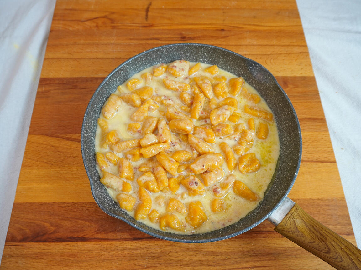 Pumpkin gnocchi with taleggio and speck - step 8