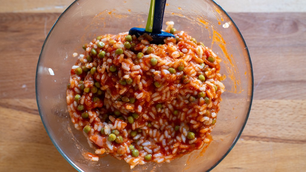 Rice timbale with peas