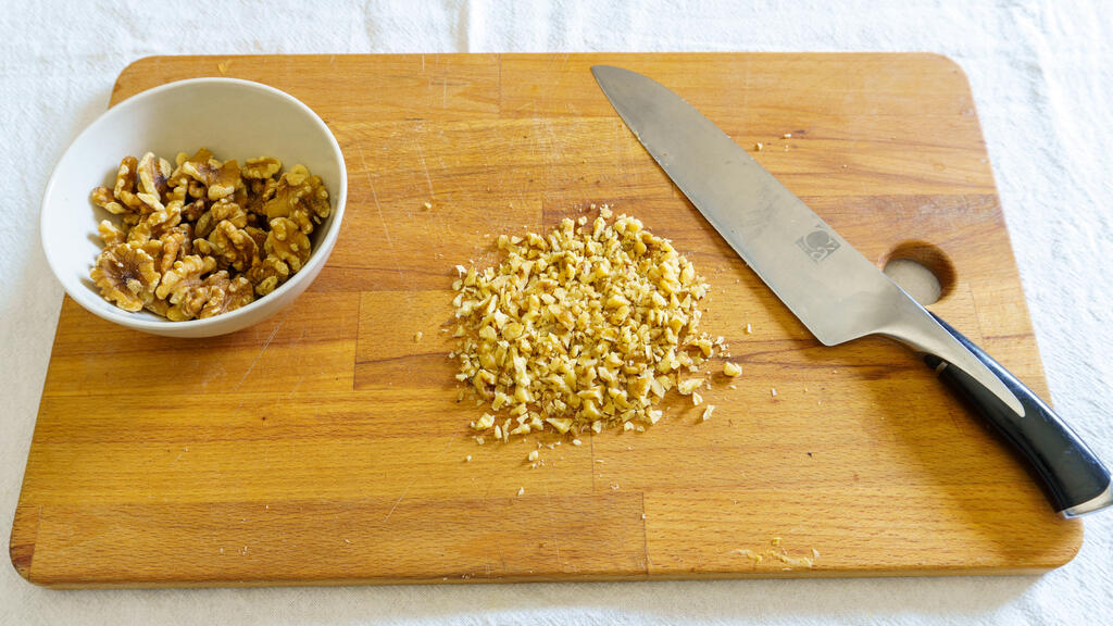 Ricotta and Walnut Pesto - step 1