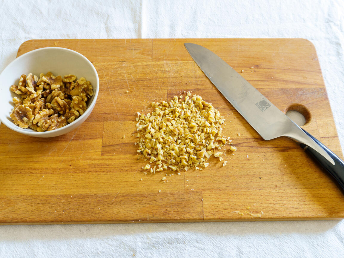 Ricotta and Walnut Pesto - step 1