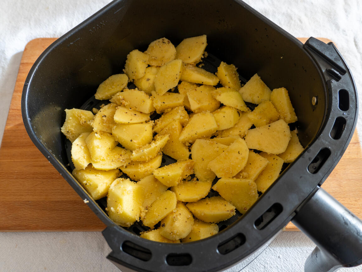 Roasted potatoes in the air fryer - step 3