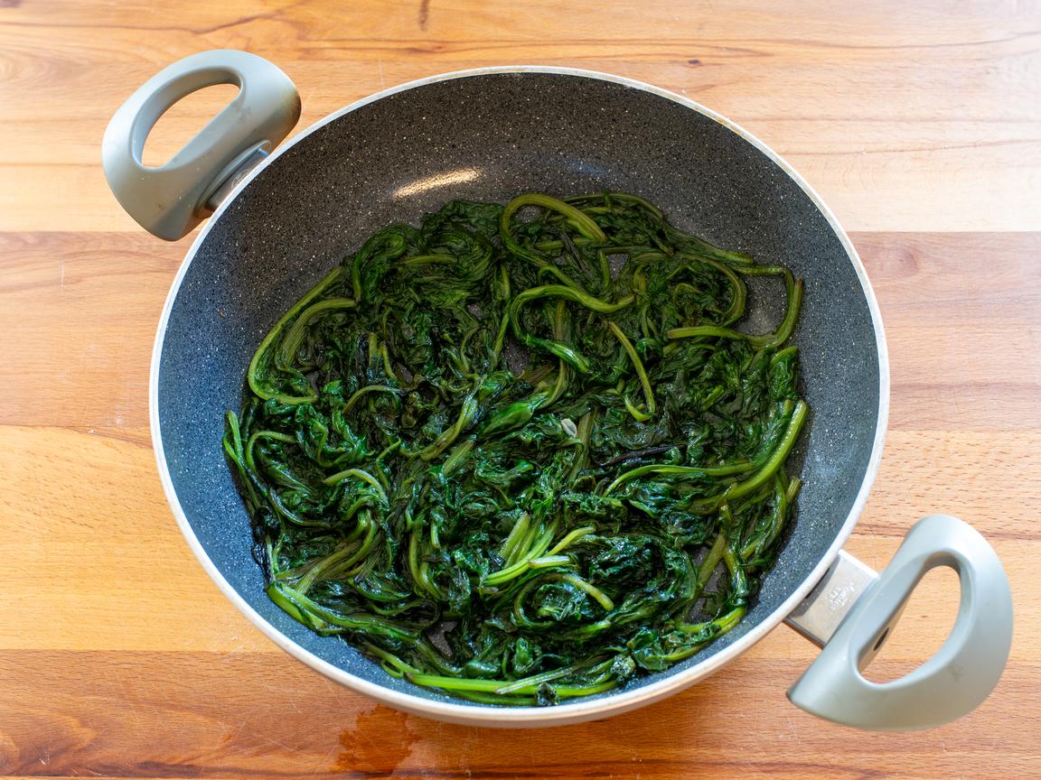 Savory skillet pie with chard and smoked scamorza - step 5