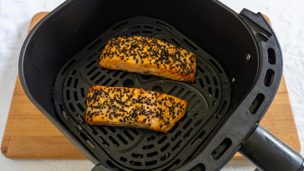 Sesame Salmon in Air Fryer - step 4