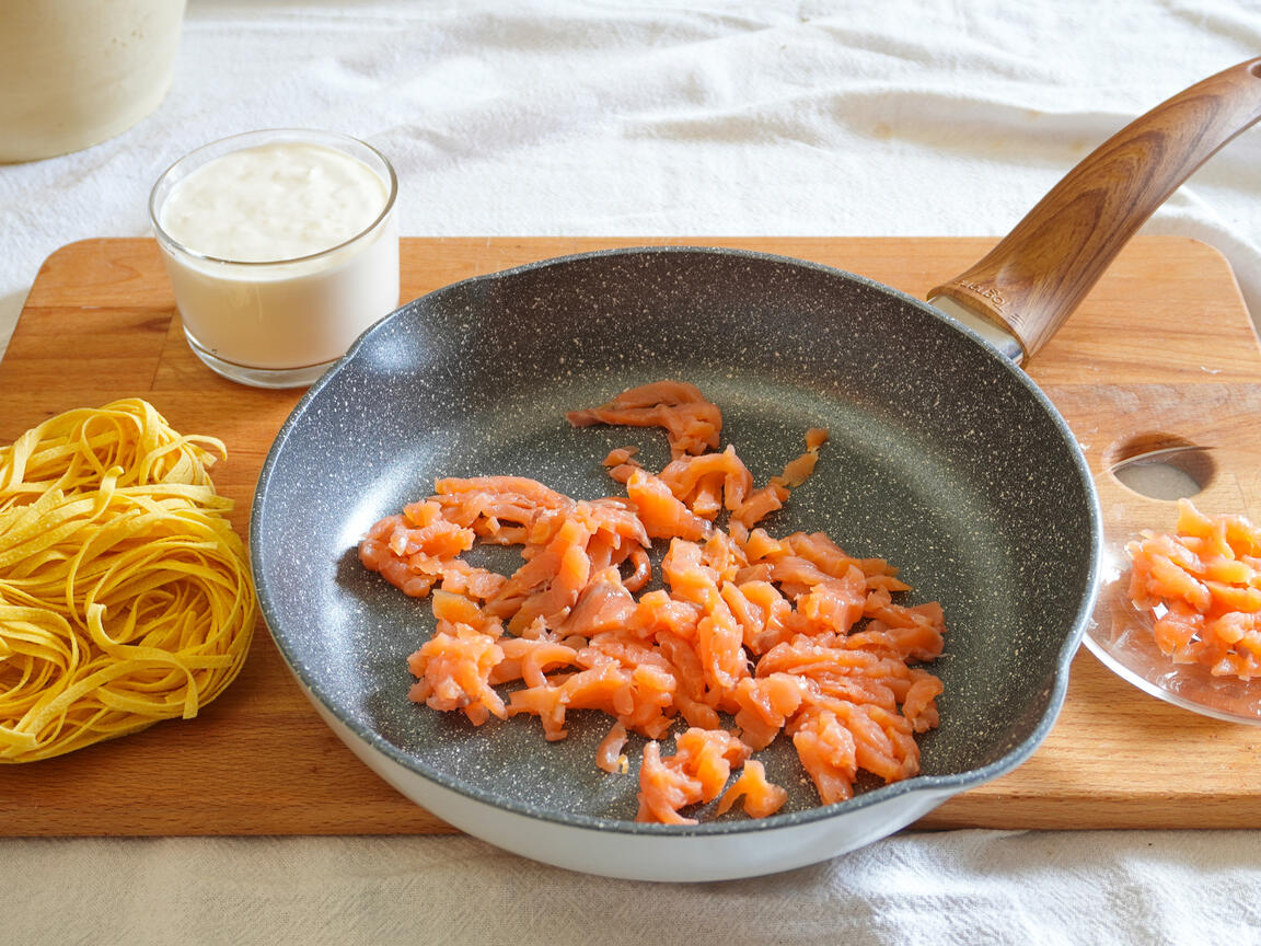 Smoked salmon tagliolini - step 2