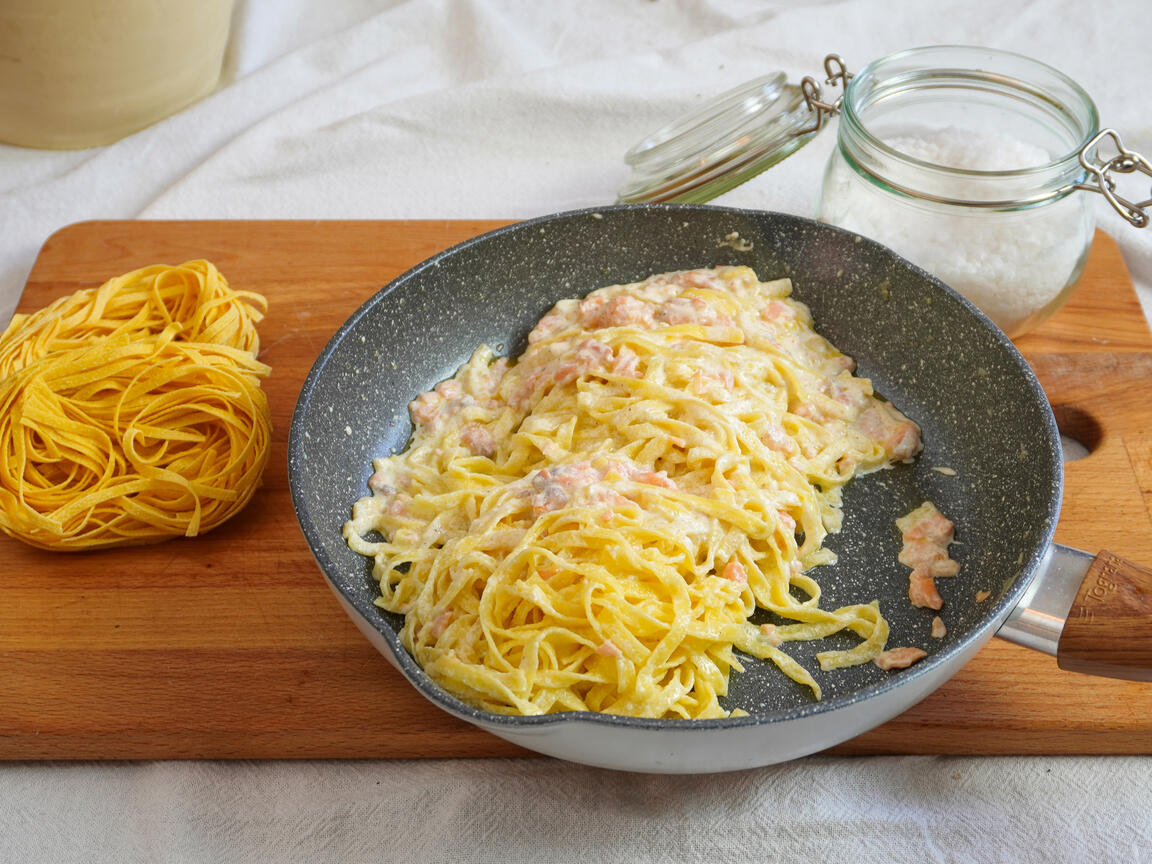 Smoked salmon tagliolini - step 4