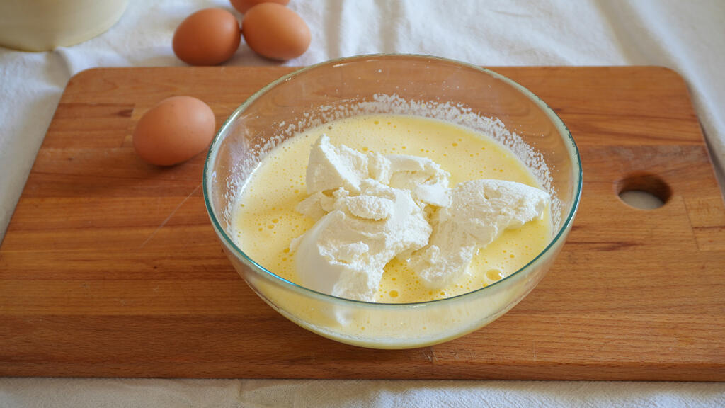 Soft ricotta and orange cake - step 2