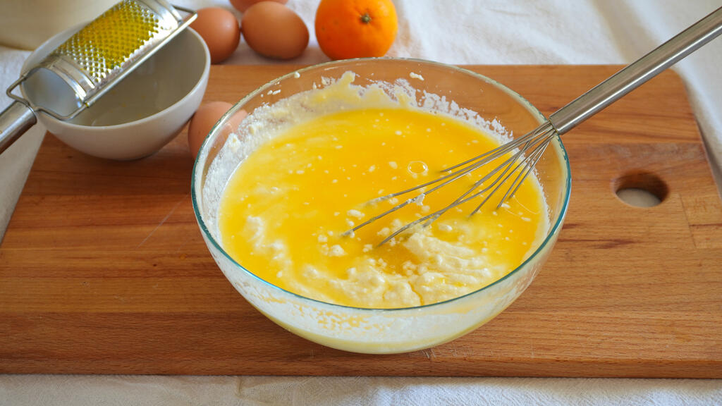 Soft ricotta and orange cake - step 3