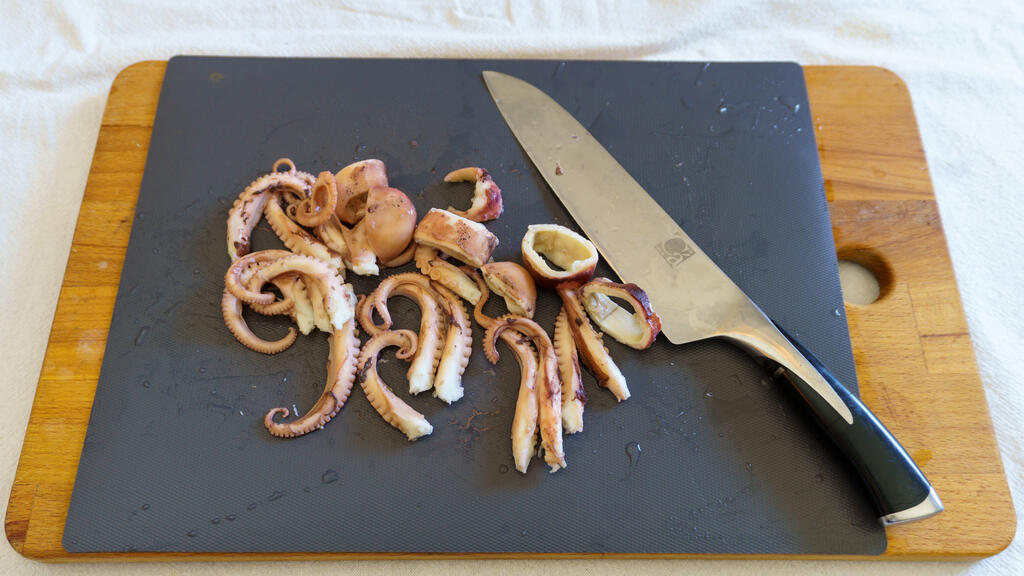 Spaghetti with Baby Octopus - step 3