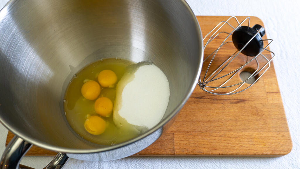 Sponge Cake - step 1