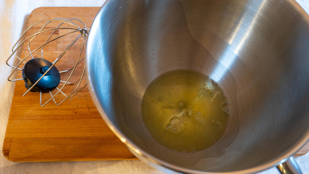 Spumini (French Meringues) - step 1