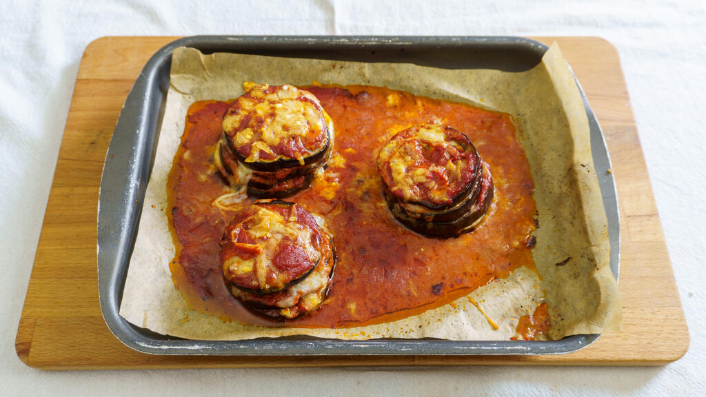 Baked eggplant parmesan