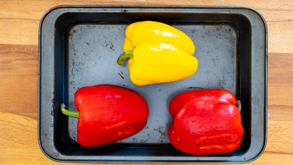 Bell pepper and walnut pesto