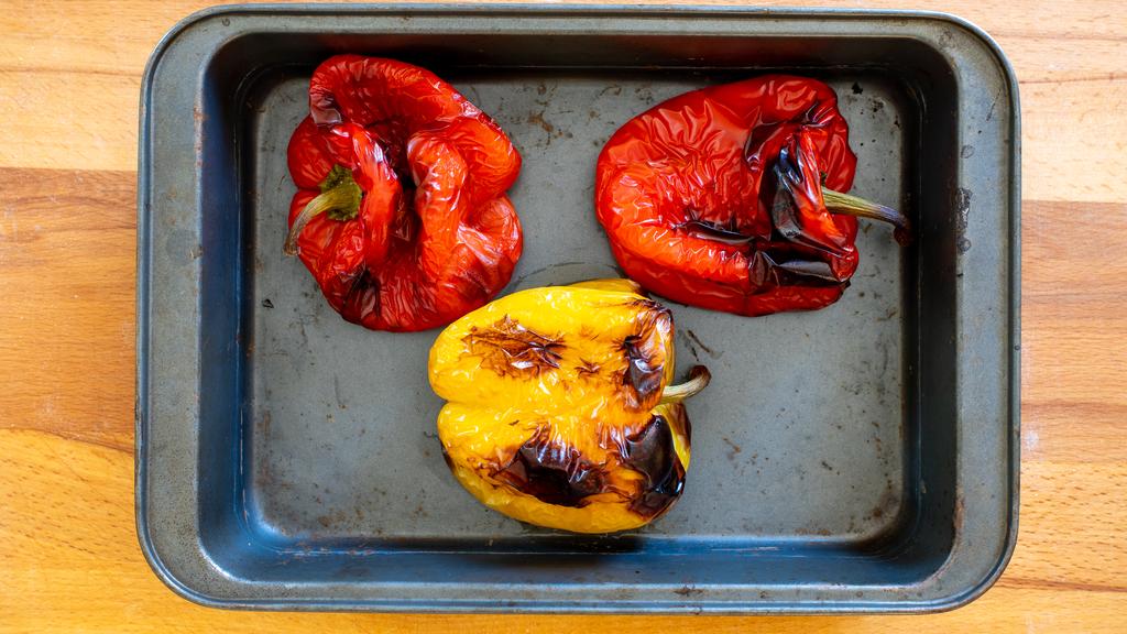 Bell pepper and walnut pesto