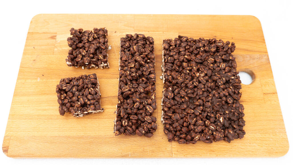 Chocolate puffed spelt