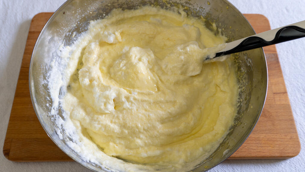 Cloud Cake with Greek Yogurt