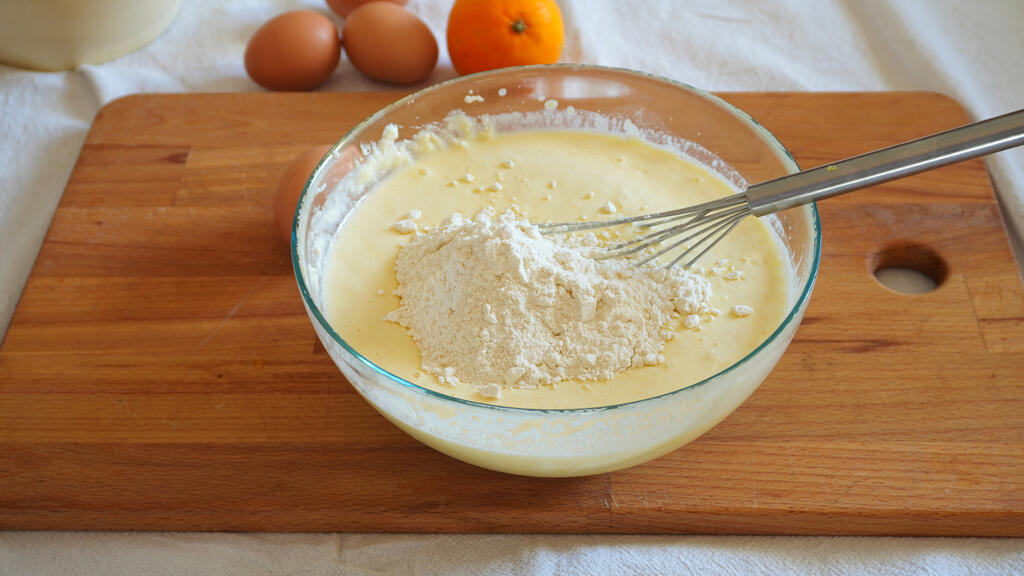 Soft ricotta and orange cake