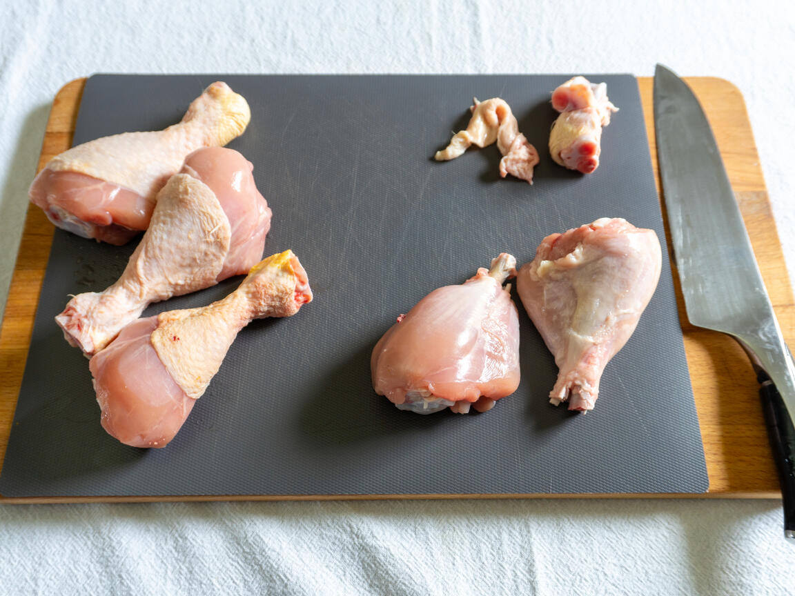 Muslos de pollo con panceta al horno - paso 1