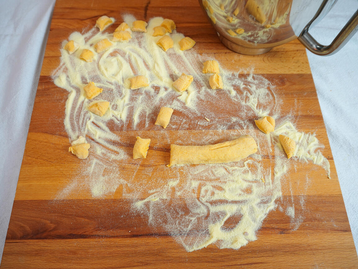 Ñoquis de calabaza con taleggio y speck - paso 4