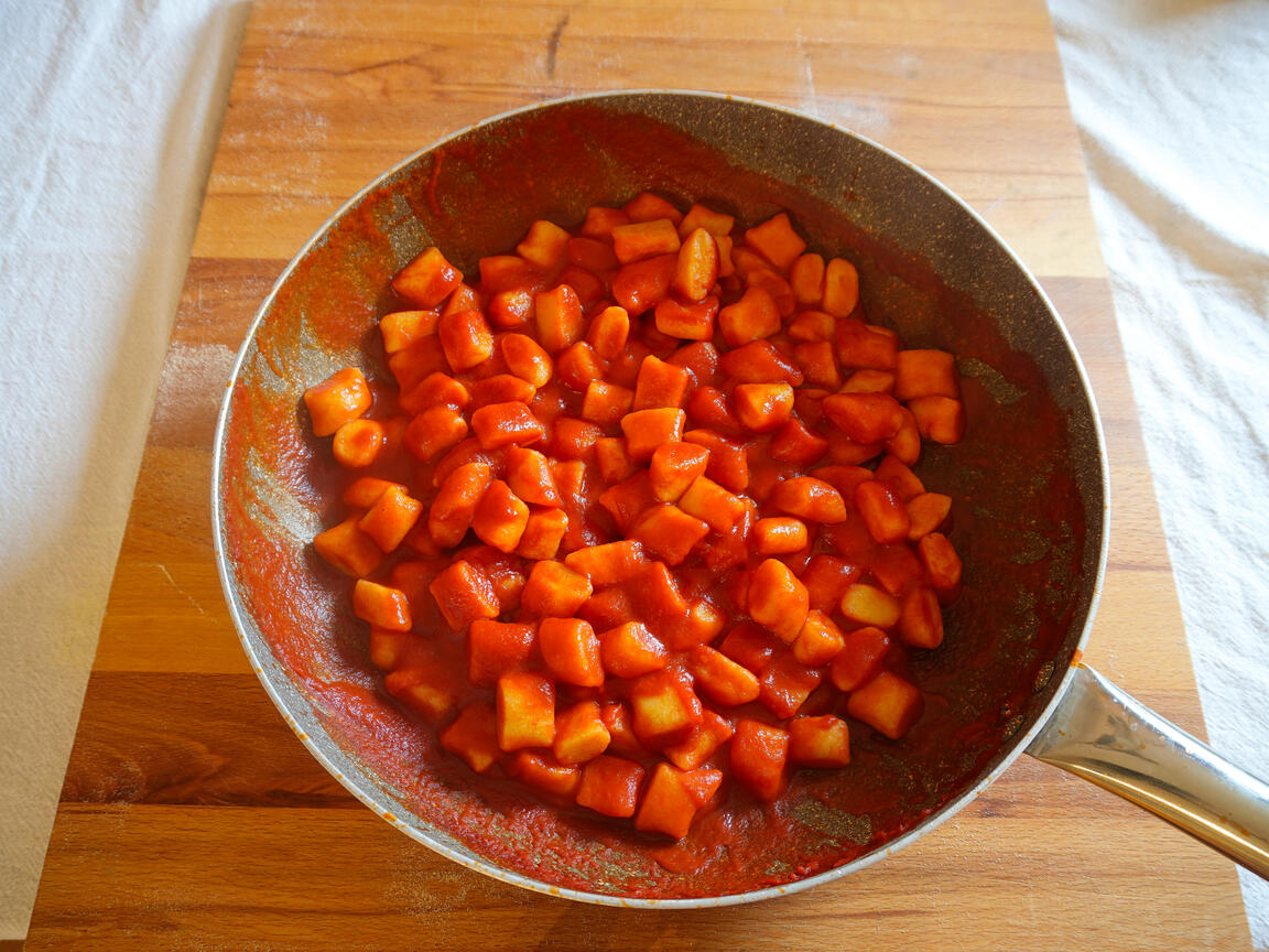 Ñoquis de patata con salsa de tomate - paso 5