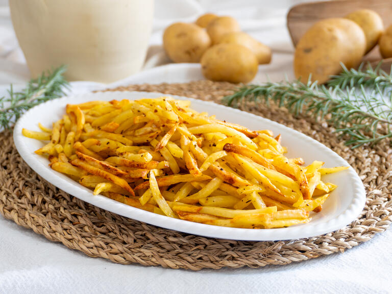 Fritas, o mejor dicho, no fritas, en freidora de a...