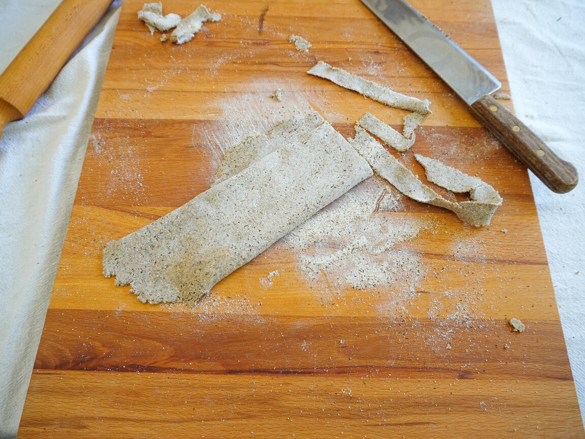 Pappardelle de trigo sarraceno con fondue de Asiago y nueces - paso 4