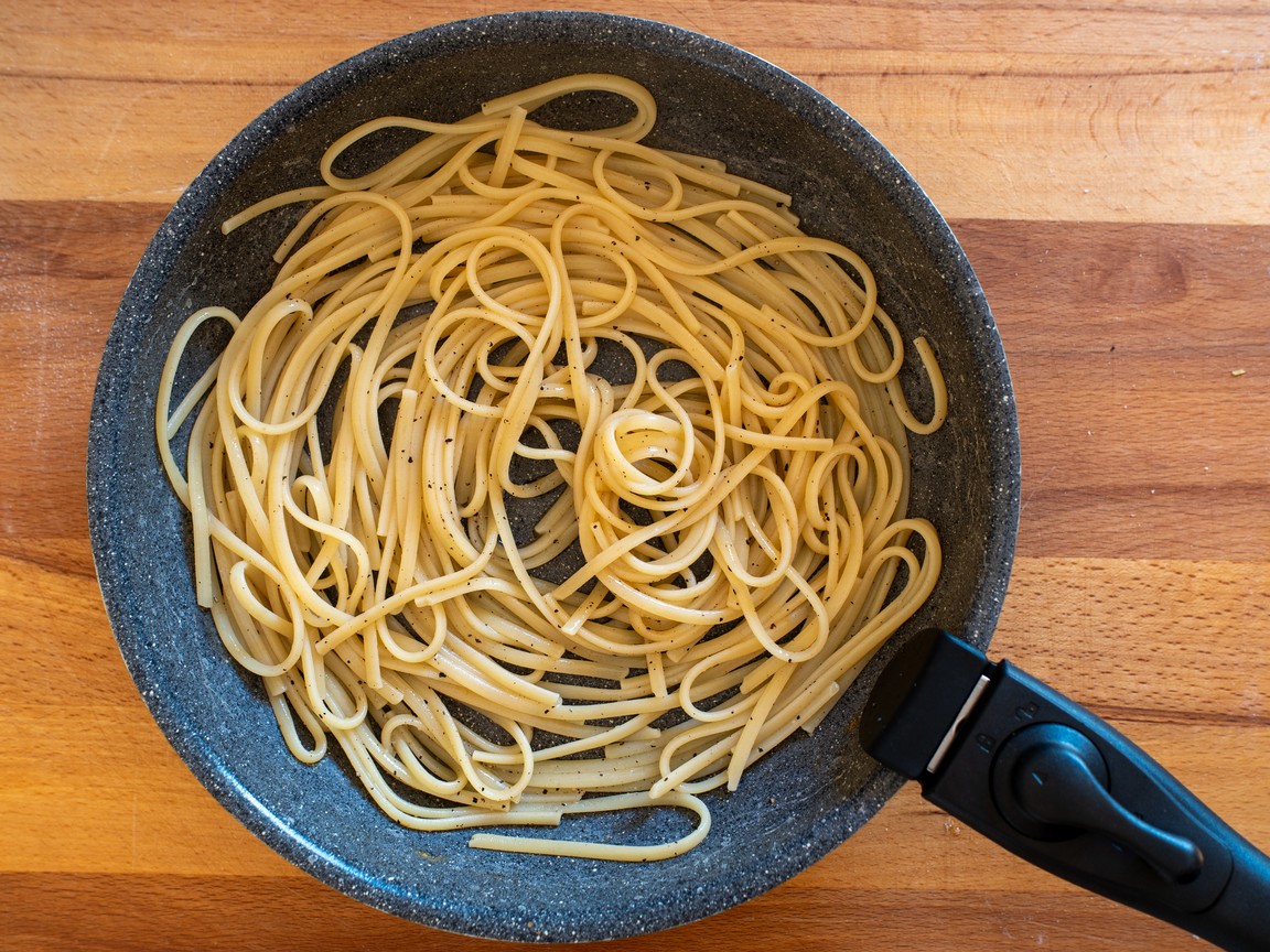 Pasta cacio e pepe - paso 5