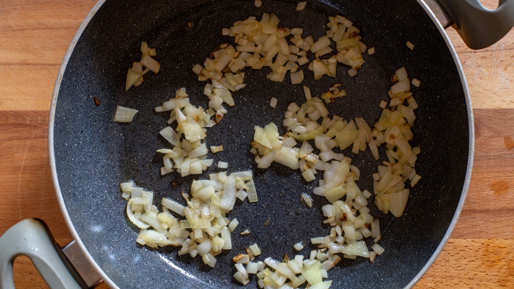 Pasta con crema de coliflor y nueces