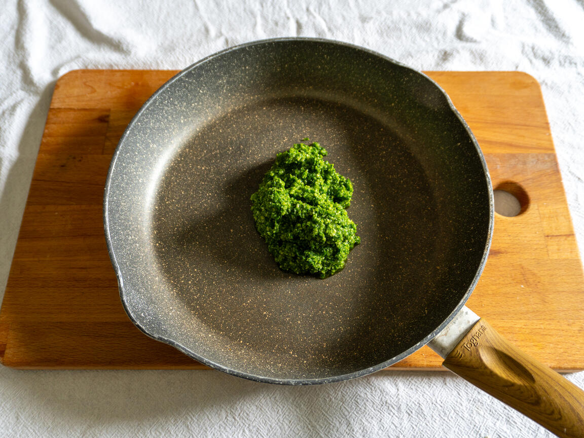 Pasta con pesto de perejil y almendras - paso 1