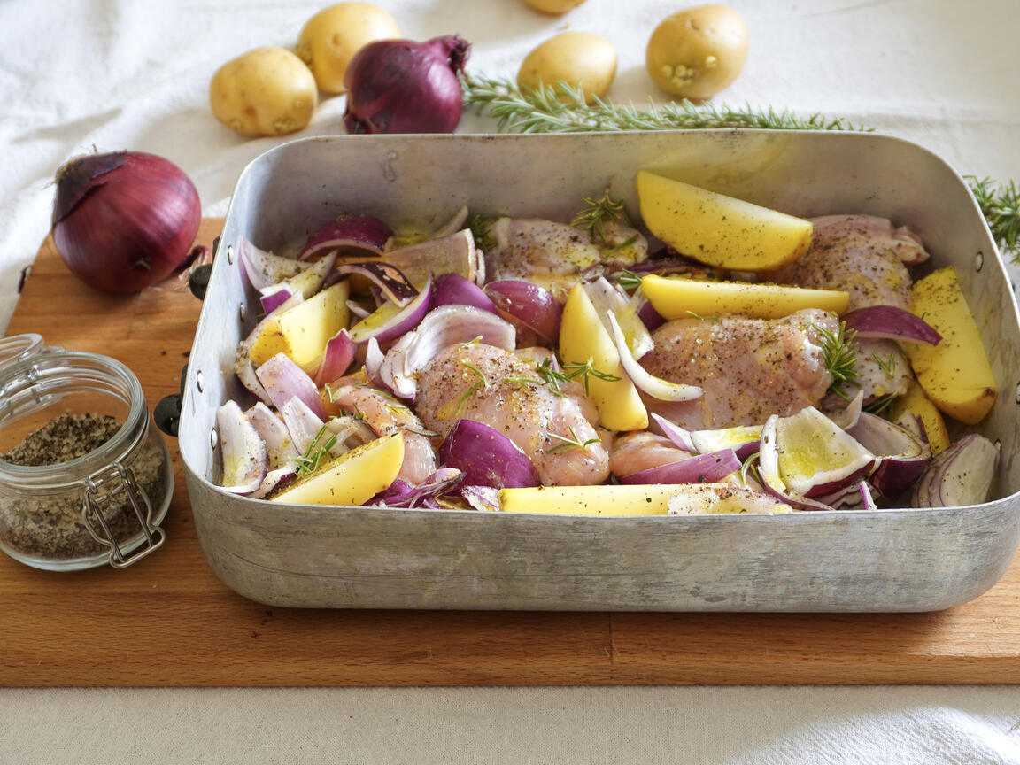 Pollo al horno con cebolla y papas - paso 5