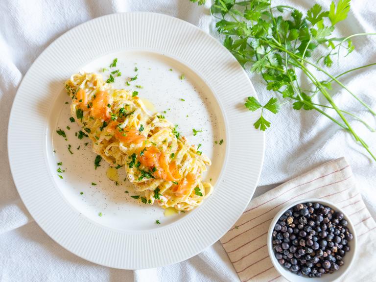 Tagliolini con salmón ahumado
