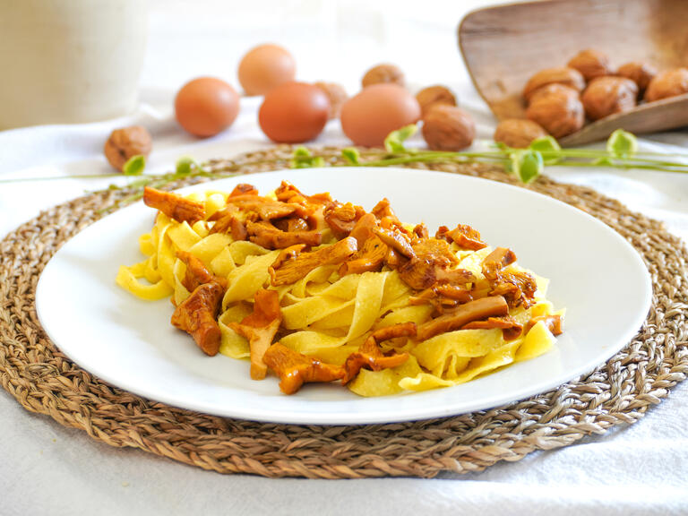 Tallarines con rebozuelos