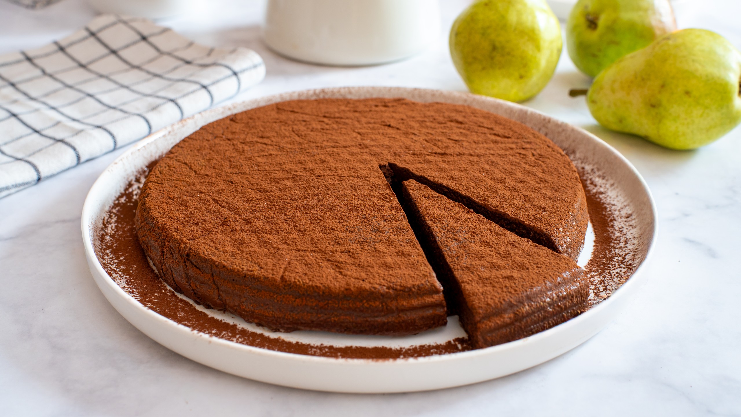 Tarta cremosa de pera y chocolate