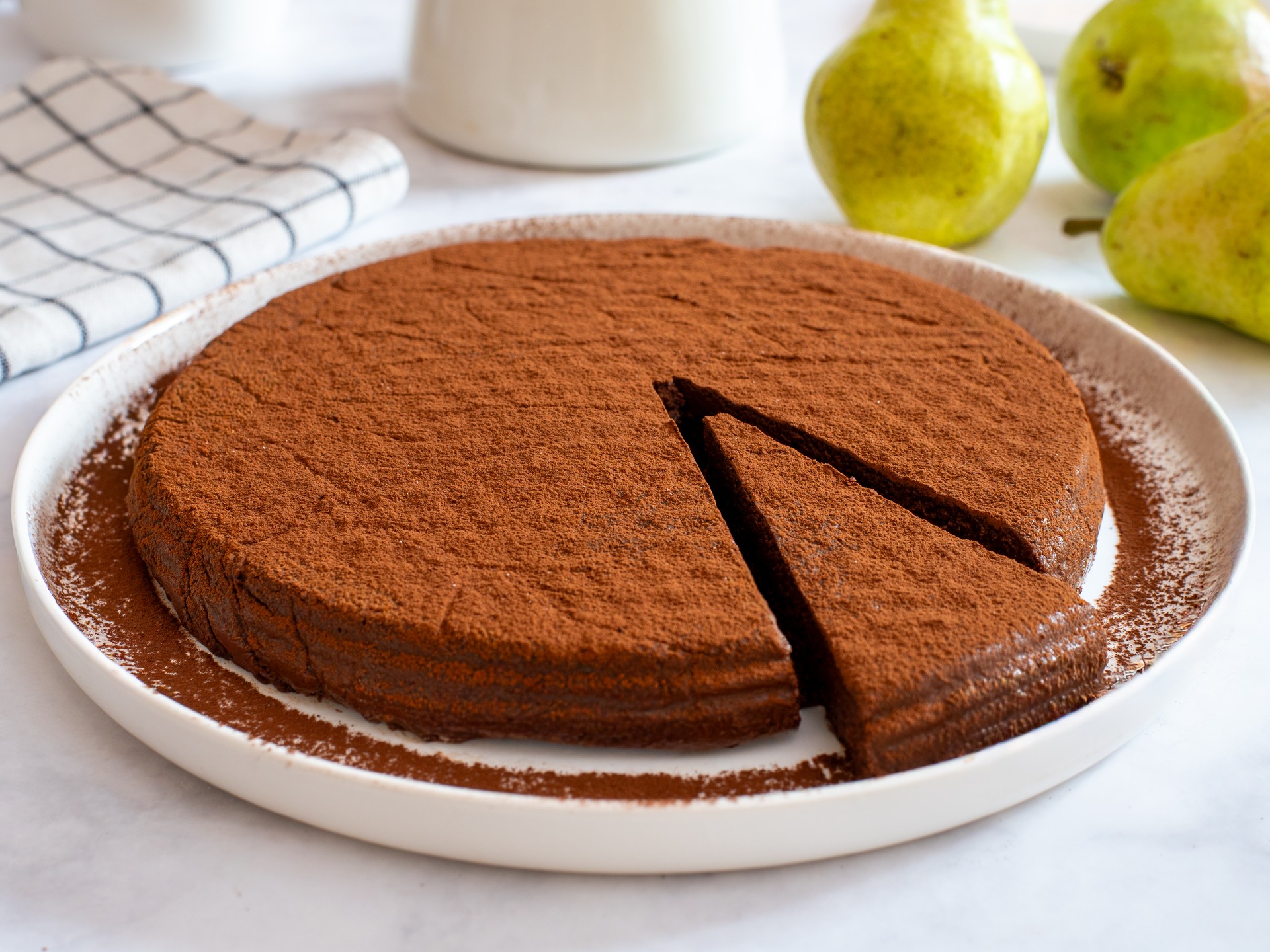 Tarta cremosa de pera y chocolate