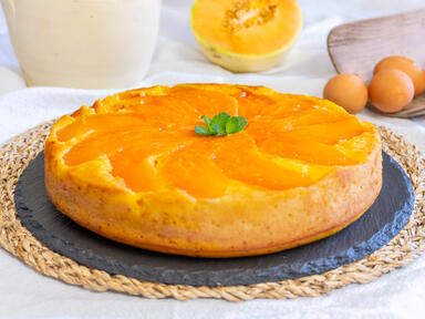 La tarta de melón es un postre veraniego suave y a...