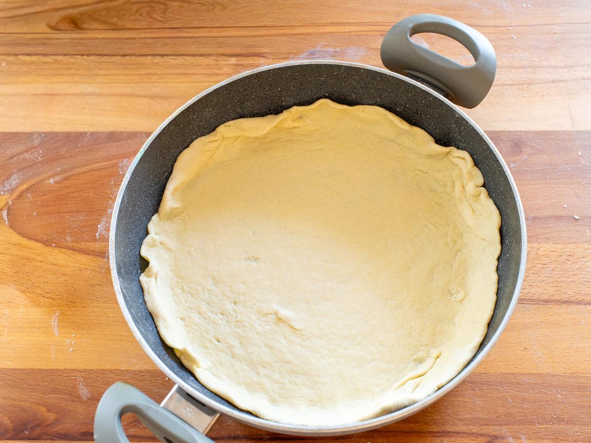 Tarta salada en sartén con acelgas y scamorza ahumada - paso 7