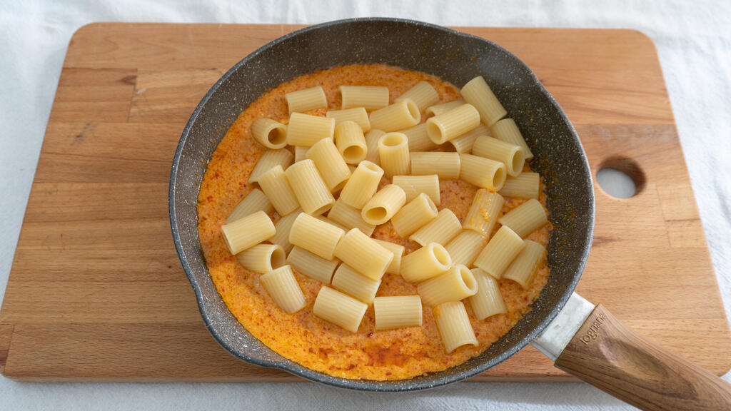 Pasta con pesto de tomates secos