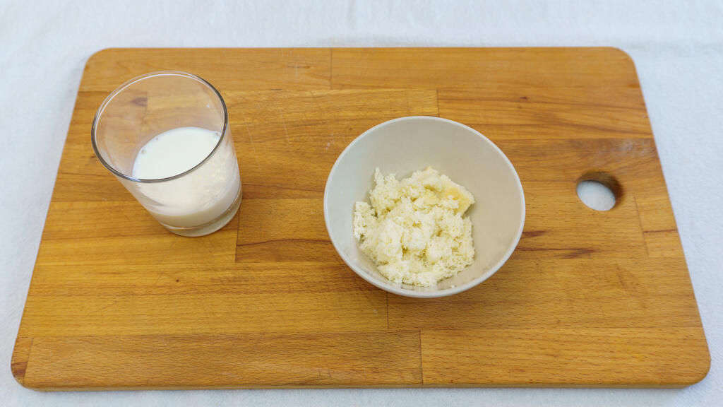 Pasta con salsa de tomate y albóndigas