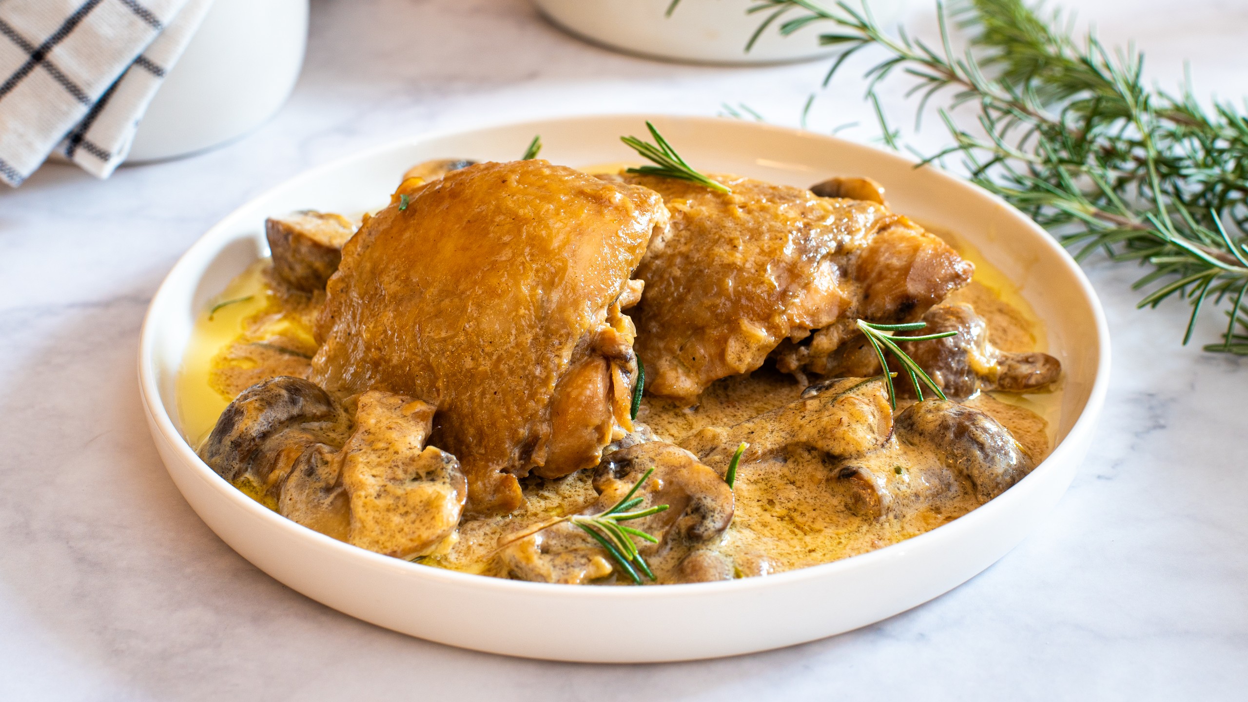 Pollo con champiñones