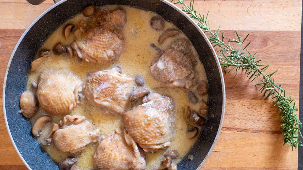 Pollo con champiñones