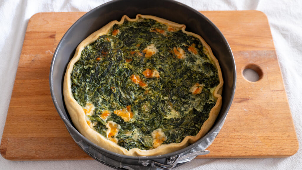 Tarta salada de acelgas