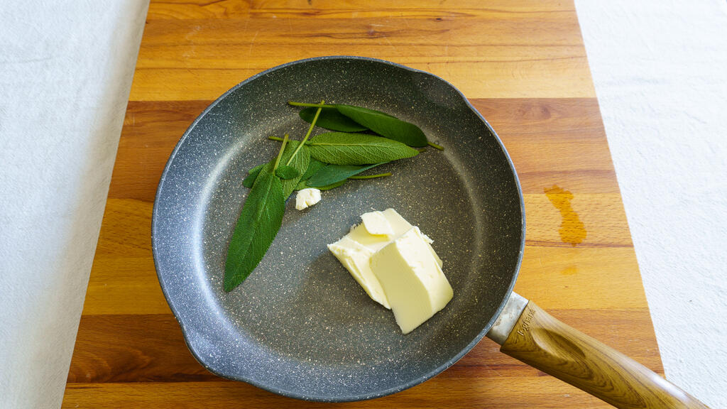Tortelloni mantequilla y salvia