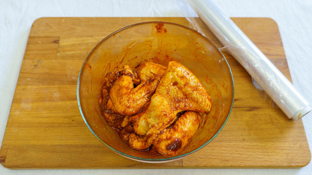Ailes de poulet épicées à la friteuse à air - étape 3