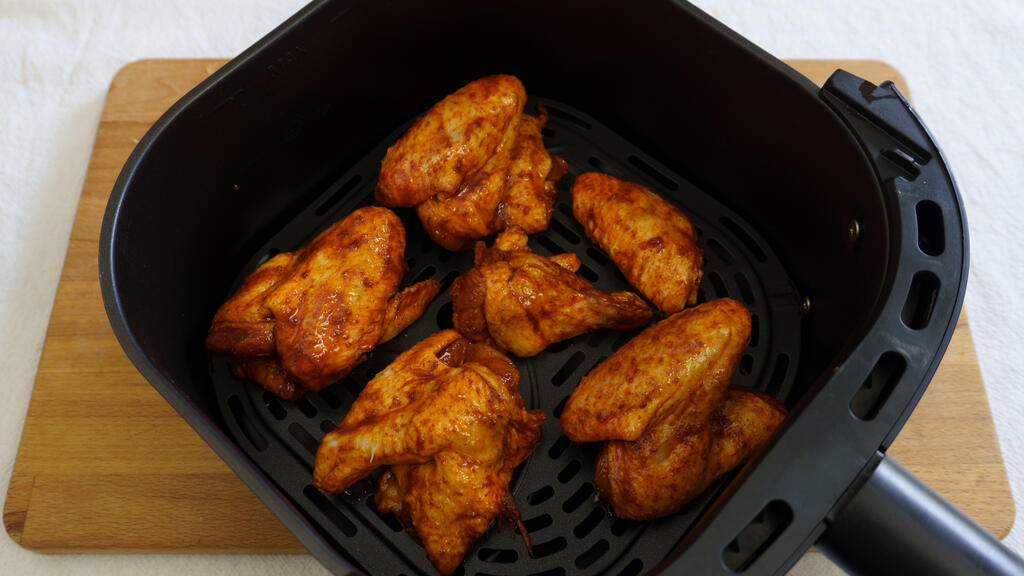 Ailes de poulet épicées à la friteuse à air - étape 4