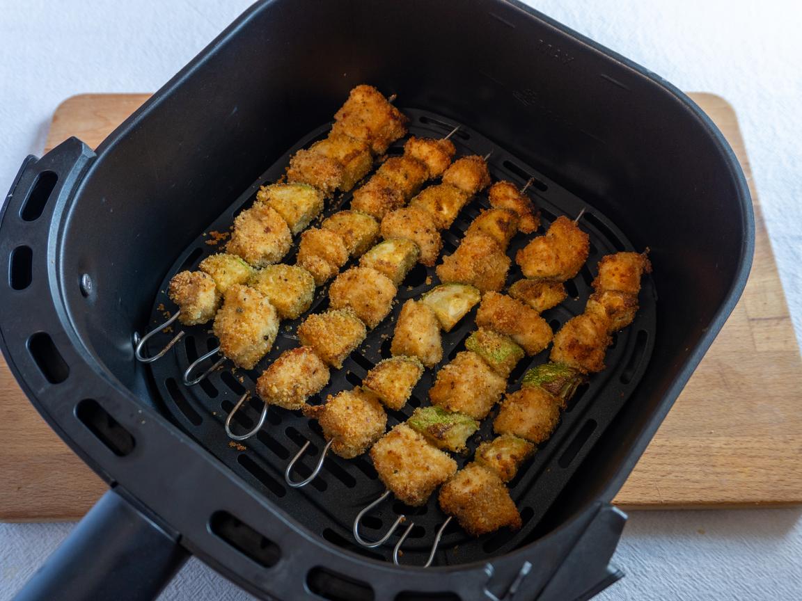 Brochettes de poulet et courgettes à la friteuse à air - étape 7