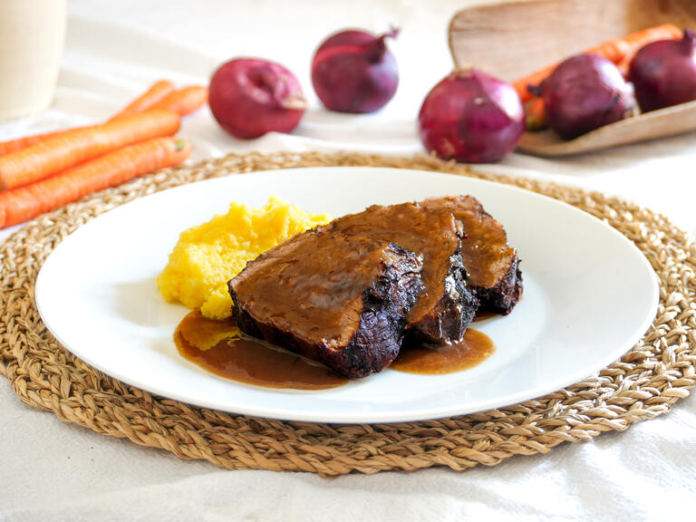 Bœuf braisé au vin rouge