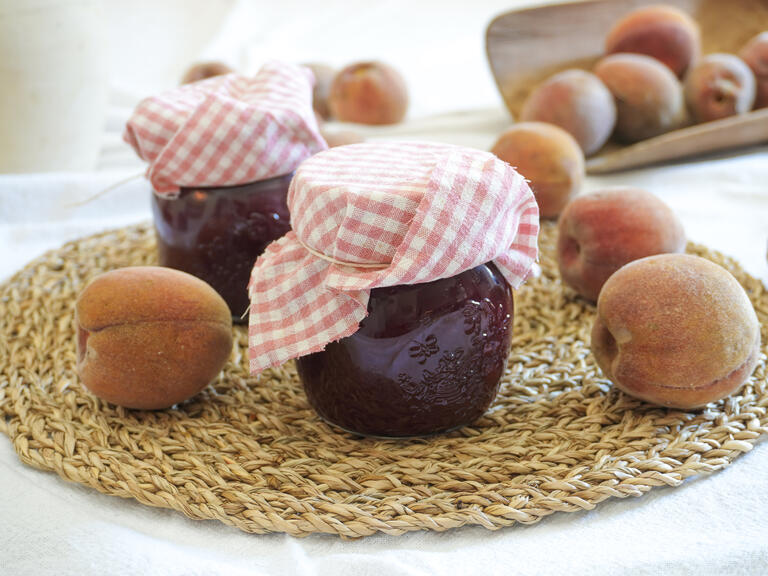 Confiture de pêches sanguines